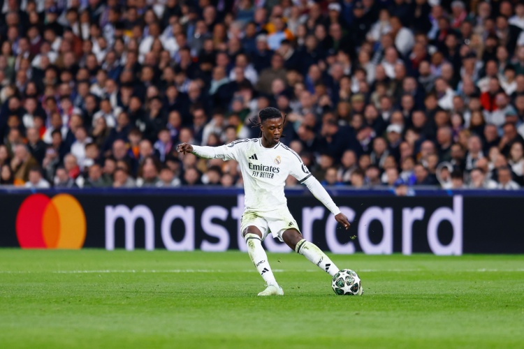 视讯游戏-马卡:卡马文加脚踝扭伤缺席比赛,预计9月份国家队比赛日后复出